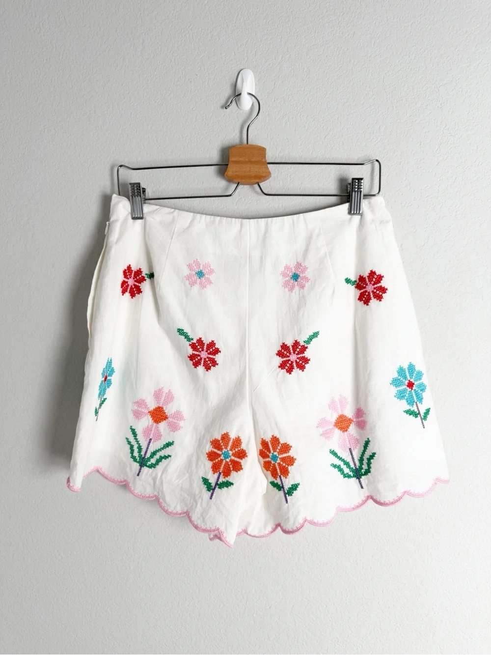 J.Marie Short Set Eloise White Floral Embroidered Top and Shorts - Picture 10 of 13
